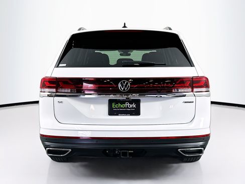 Used 2025 Volkswagen Atlas SE AWD/4WD image 7