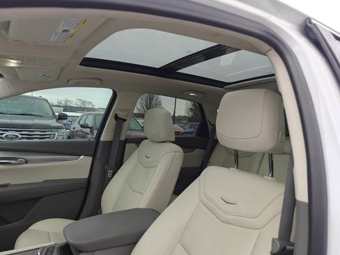 Used 2022 Cadillac XT5 Premium Luxury w/ Technology Package image 8