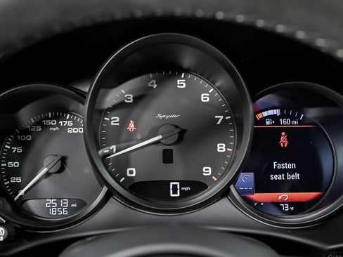 Used 2022 Porsche 718 Boxster Spyder RWD image 20