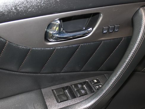Used 2014 INFINITI QX70 2WD w/ Premium Package image 9