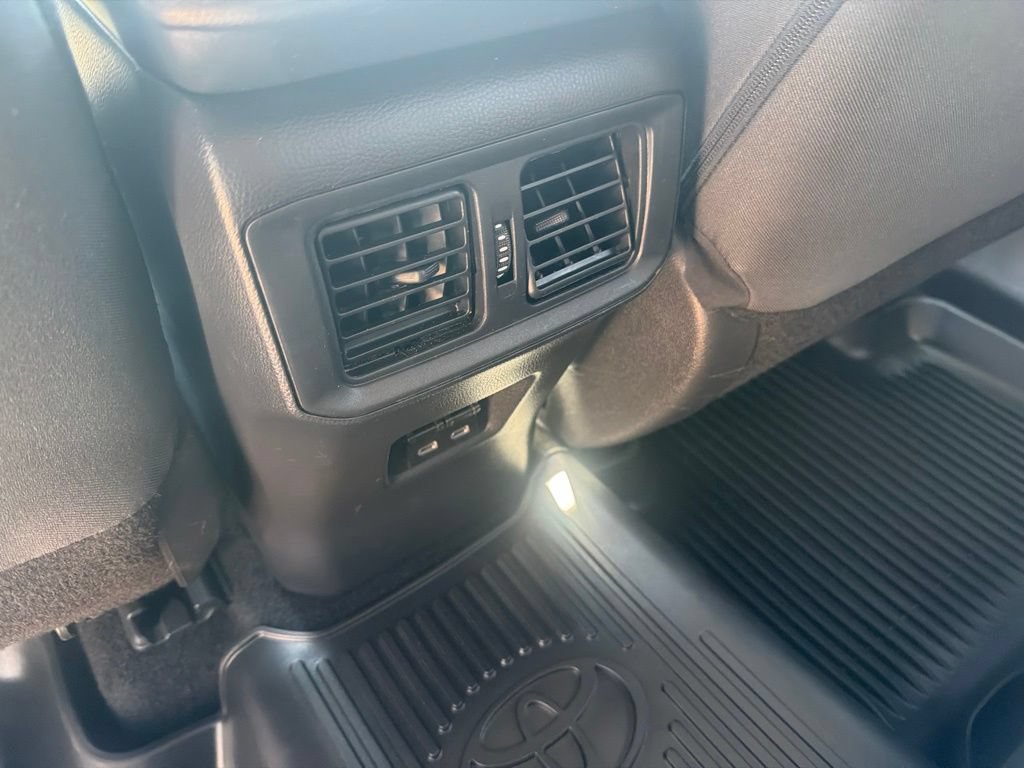 Used 2024 Toyota RAV4 XLE FWD image 26