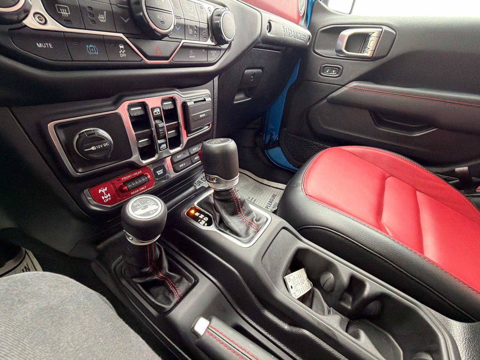Used 2023 Jeep Wrangler Unlimited Rubicon 4xe AWD/4WD image 27