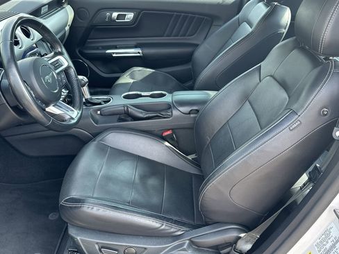 Used 2021 Ford Mustang GT Premium RWD image 13
