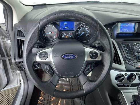 Used 2013 Ford Focus SE FWD image 25