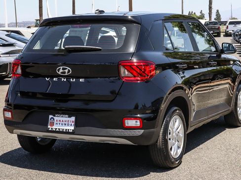 New 2026 Hyundai Venue SE FWD image 7