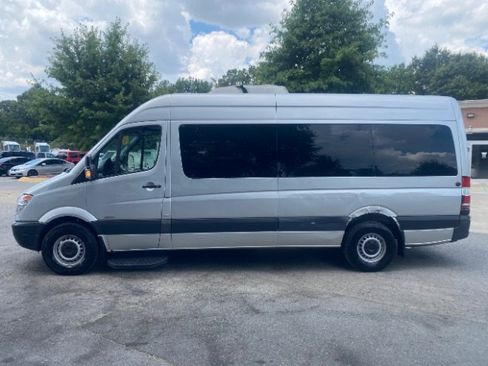 Used 2012 Mercedes-Benz Sprinter 2500 image 2