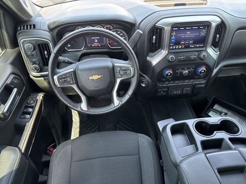 Used 2022 Chevrolet Silverado 1500 LT AWD/4WD image 15