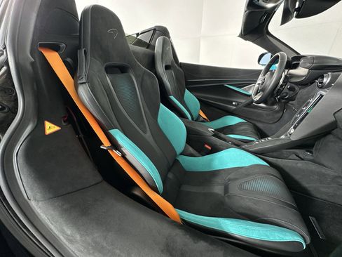 Used 2024 McLaren 750S Spider image 27