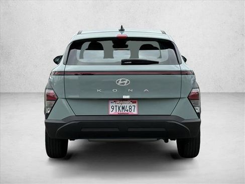 Certified 2025 Hyundai Kona SE FWD image 6