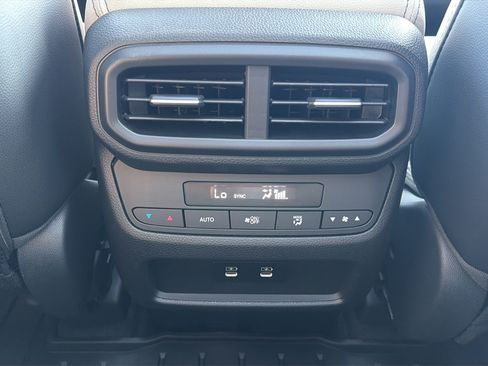 Used 2026 Honda Pilot Touring image 23