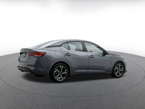Used 2025 Nissan Sentra SV FWD image 9
