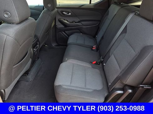 Used 2023 Chevrolet Traverse LT FWD image 35