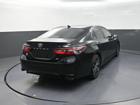 Used 2024 Toyota Camry SE FWD image 8