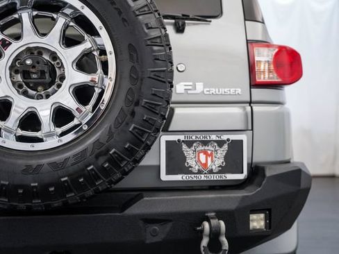 Used 2011 Toyota FJ Cruiser 4WD w/ Upgrade Pkg image 36