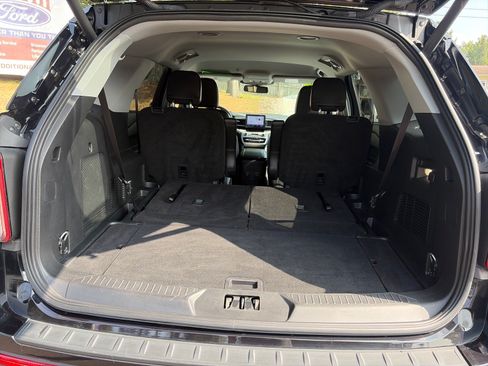 Used 2024 Ford Explorer XLT w/ Equipment Group 202A AWD/4WD image 8