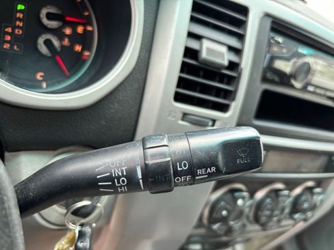 Used 2005 Toyota 4Runner Limited image 21