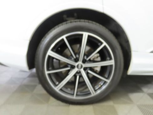 Used 2021 Audi Q7 3.0T Premium Plus image 31