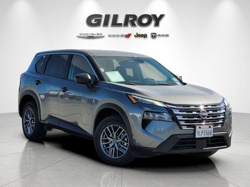 Used 2024 Nissan Rogue S AWD/4WD image 2