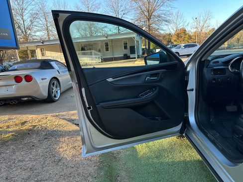 Used 2019 Chevrolet Impala LT image 11