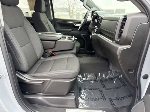 Used 2024 Chevrolet Silverado 1500 LT image 18