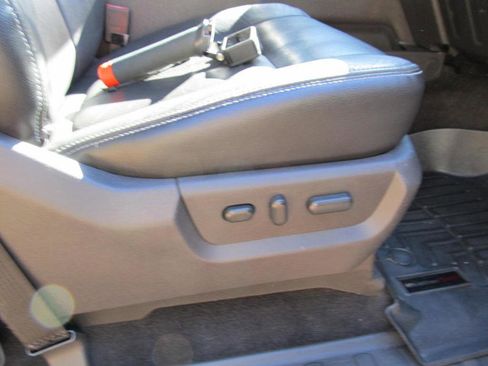 Used 2015 Ford F350 Lariat image 45