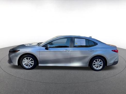 Used 2025 Toyota Camry LE image 11