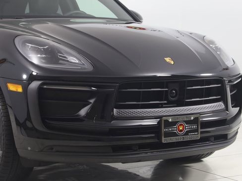 Used 2025 Porsche Macan image 48