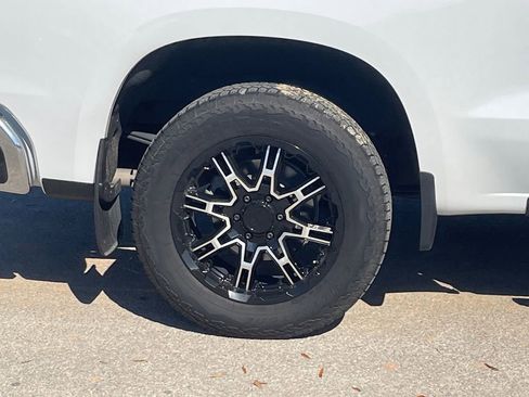 Used 2022 Chevrolet Silverado 1500 LTZ w/ Technology Package image 11