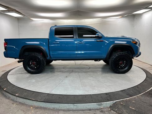 Used 2018 Toyota Tacoma TRD Pro image 6