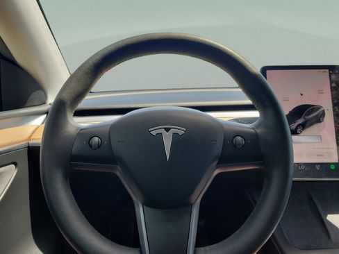 Used 2023 Tesla Model Y Long Range AWD/4WD image 19