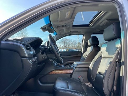 Used 2019 Chevrolet Suburban Premier image 10