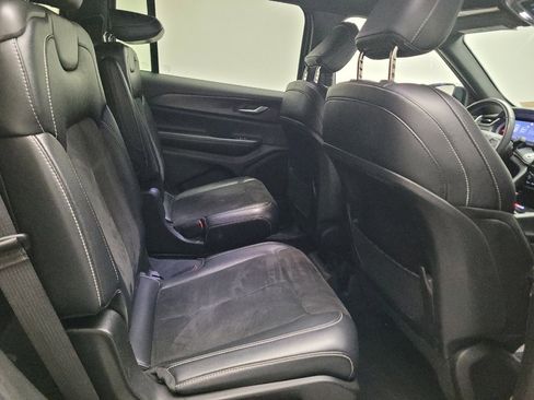 Used 2023 Jeep Grand Cherokee L Laredo AWD/4WD image 19