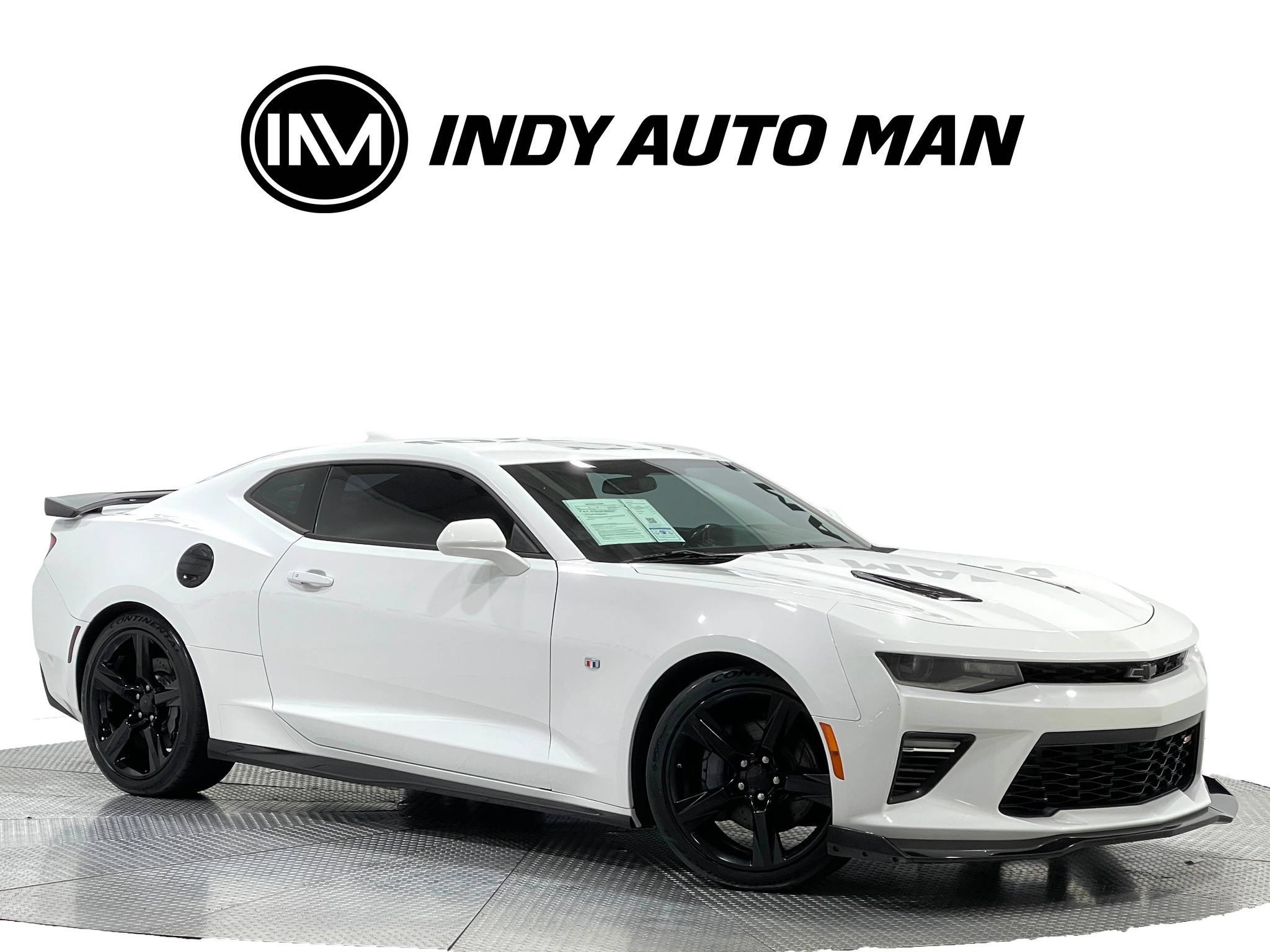Used 2018 Chevrolet Camaro SS RWD image 2