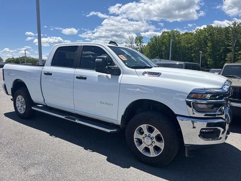 Used 2026 RAM 2500 Big Horn AWD/4WD image 2