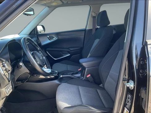 Used 2023 Kia Soul EX image 23