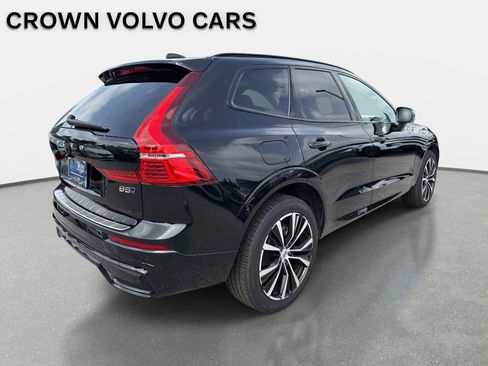 Certified 2025 Volvo XC60 B5 Plus image 4