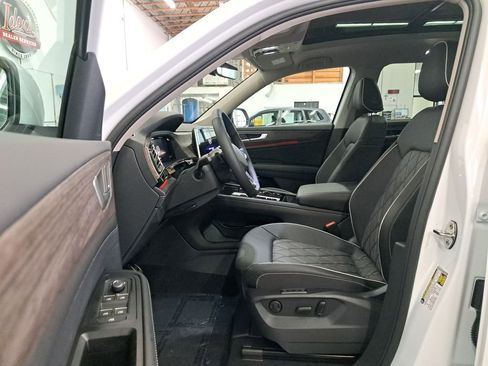 New 2026 Volkswagen Atlas SEL Premium R-Line AWD/4WD image 11