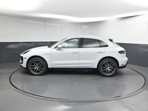 New 2026 Porsche Macan AWD/4WD image 2