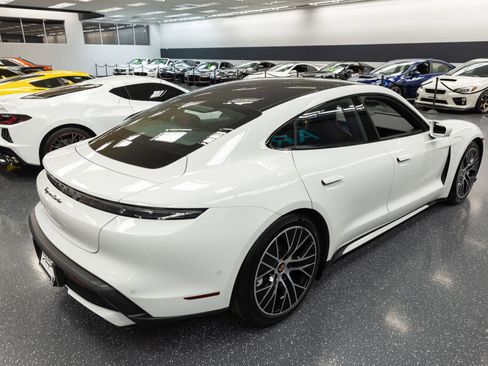 Used 2020 Porsche Taycan Turbo image 6