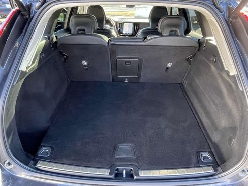 Used 2024 Volvo XC60 B5 Plus image 9
