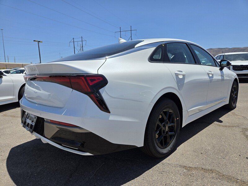 New 2026 Kia K5 LXS FWD image 3