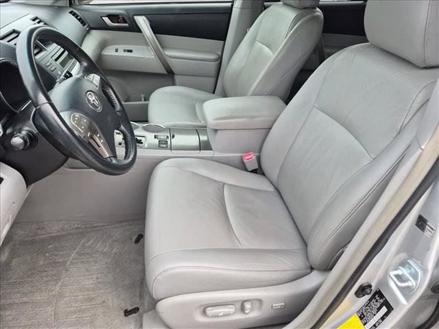 Used 2008 Toyota Highlander Sport w/ Tow Pkg AWD/4WD image 16