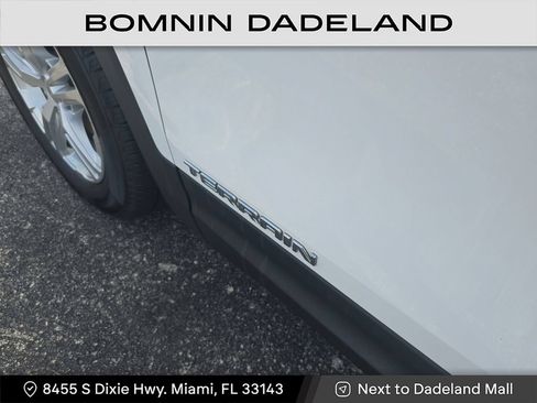 Used 2021 GMC Terrain SLE FWD image 13