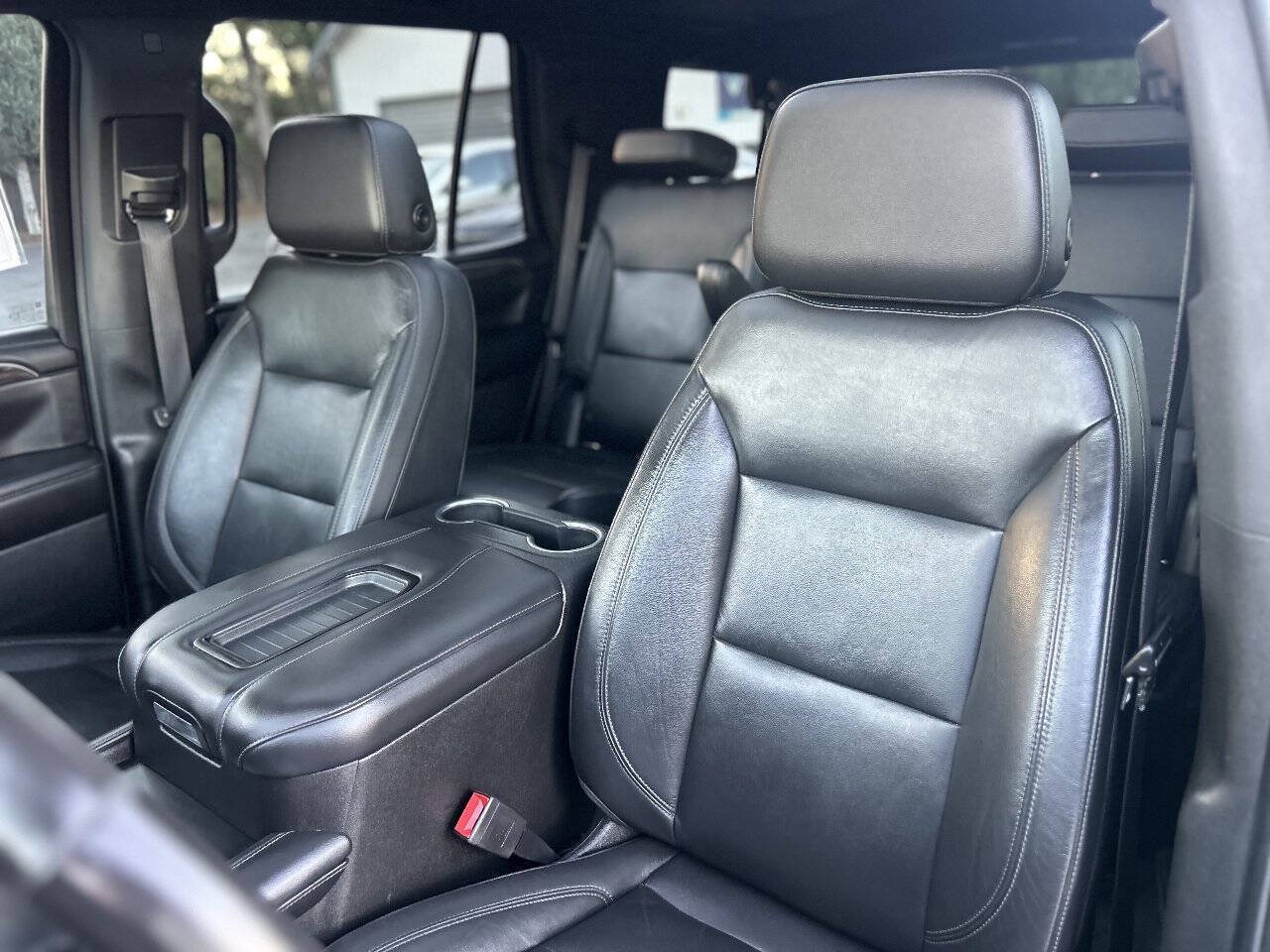 Used 2021 Chevrolet Tahoe Z71 w/ Z71 Signature Package AWD/4WD image 17