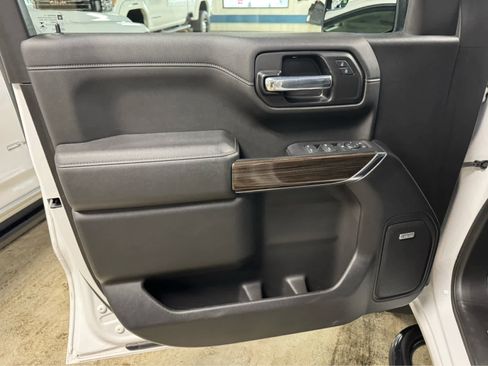 Certified 2021 Chevrolet Silverado 1500 LT Trail Boss w/ Convenience Package II image 15