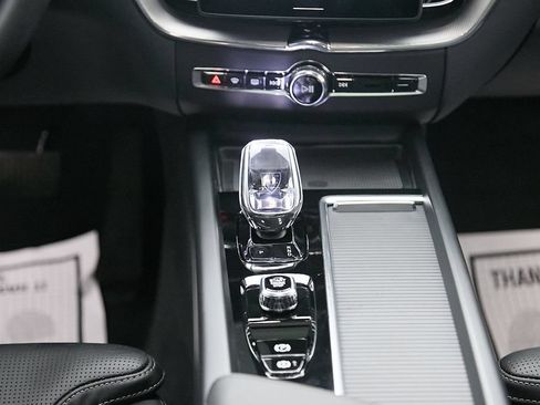 Certified 2026 Volvo XC60 T8 Ultra AWD/4WD image 29