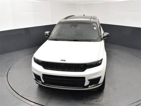 Used 2023 Jeep Grand Cherokee L Summit image 17