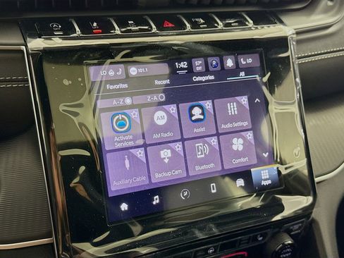 New 2025 Jeep Grand Cherokee Altitude image 41