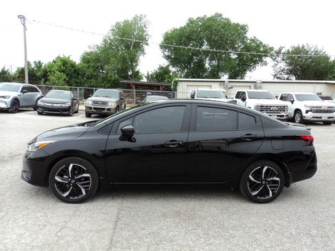 Used 2025 Nissan Versa SR w/ Trunk Package FWD image 2
