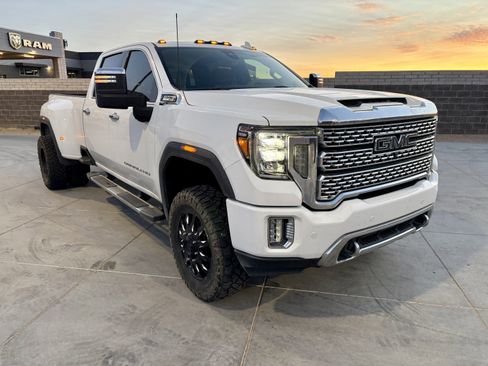 Used 2020 GMC Sierra 3500 Denali w/ Denali Ultimate Package image 7